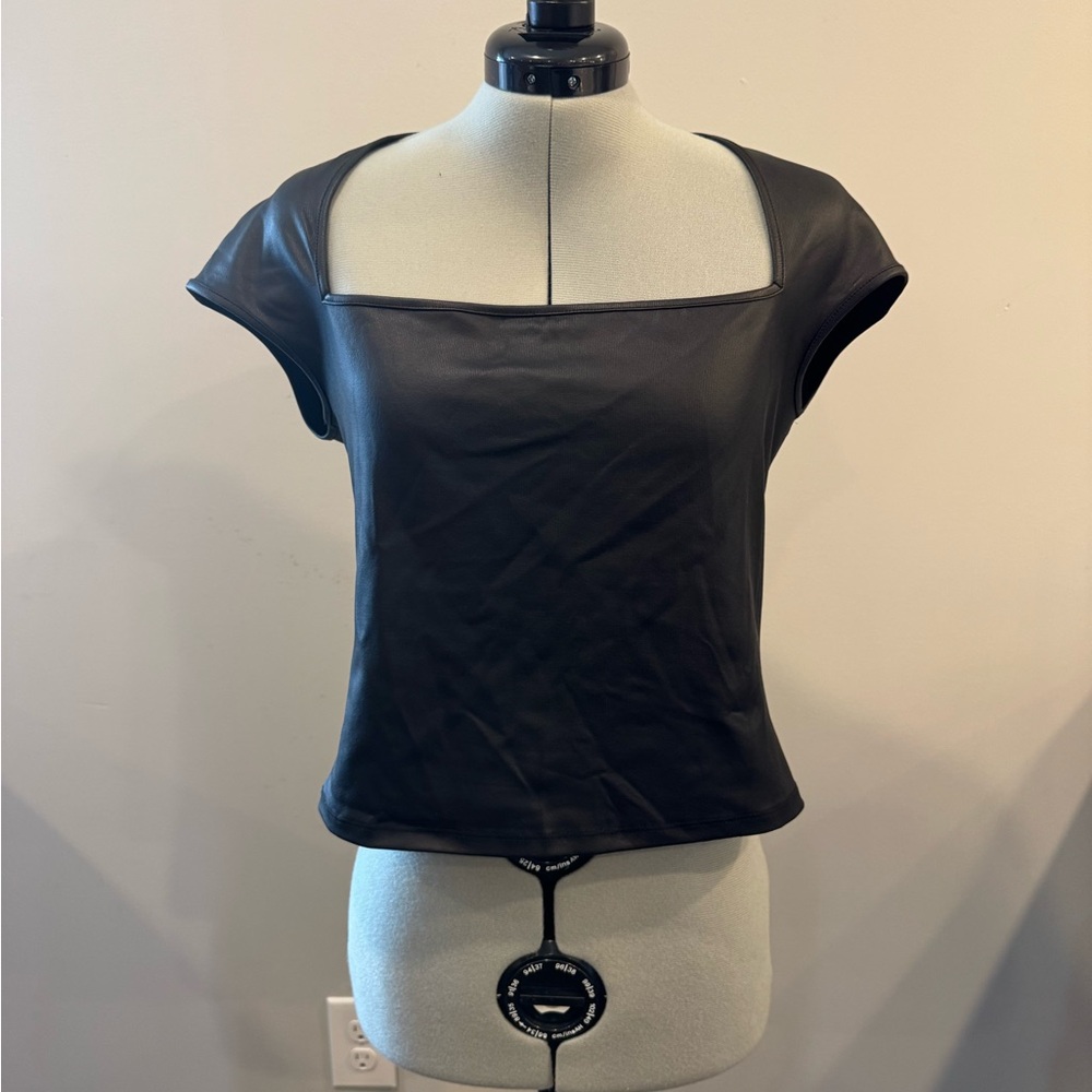 Square Neck Black faux leather Short Sleeve Top Women’s size large NWT